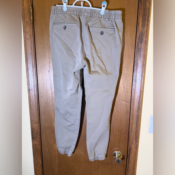 Banana Republic Men's Beige Travel Joggers - Picture 4 of 7